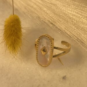 Bague Élégance Nacrée avec Motif Doré